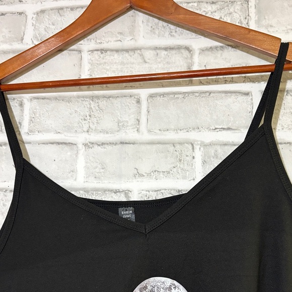 SHEIN Black Moon Phase Camisole, lunar eclipse, size 2 XL - Picture 5 of 7